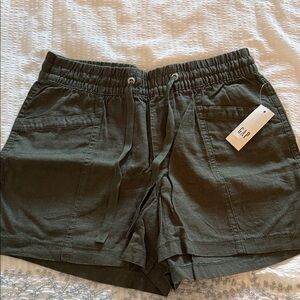 GAP Women's Olive Cargo Shorts NWT